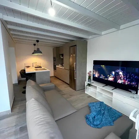 Serenarty Flor Con Jacuzzi Villa *