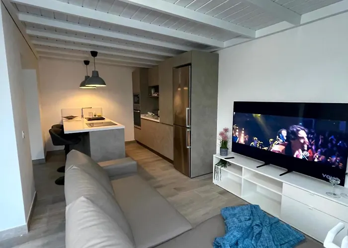 Serenarty Flor Con Jacuzzi Villa *